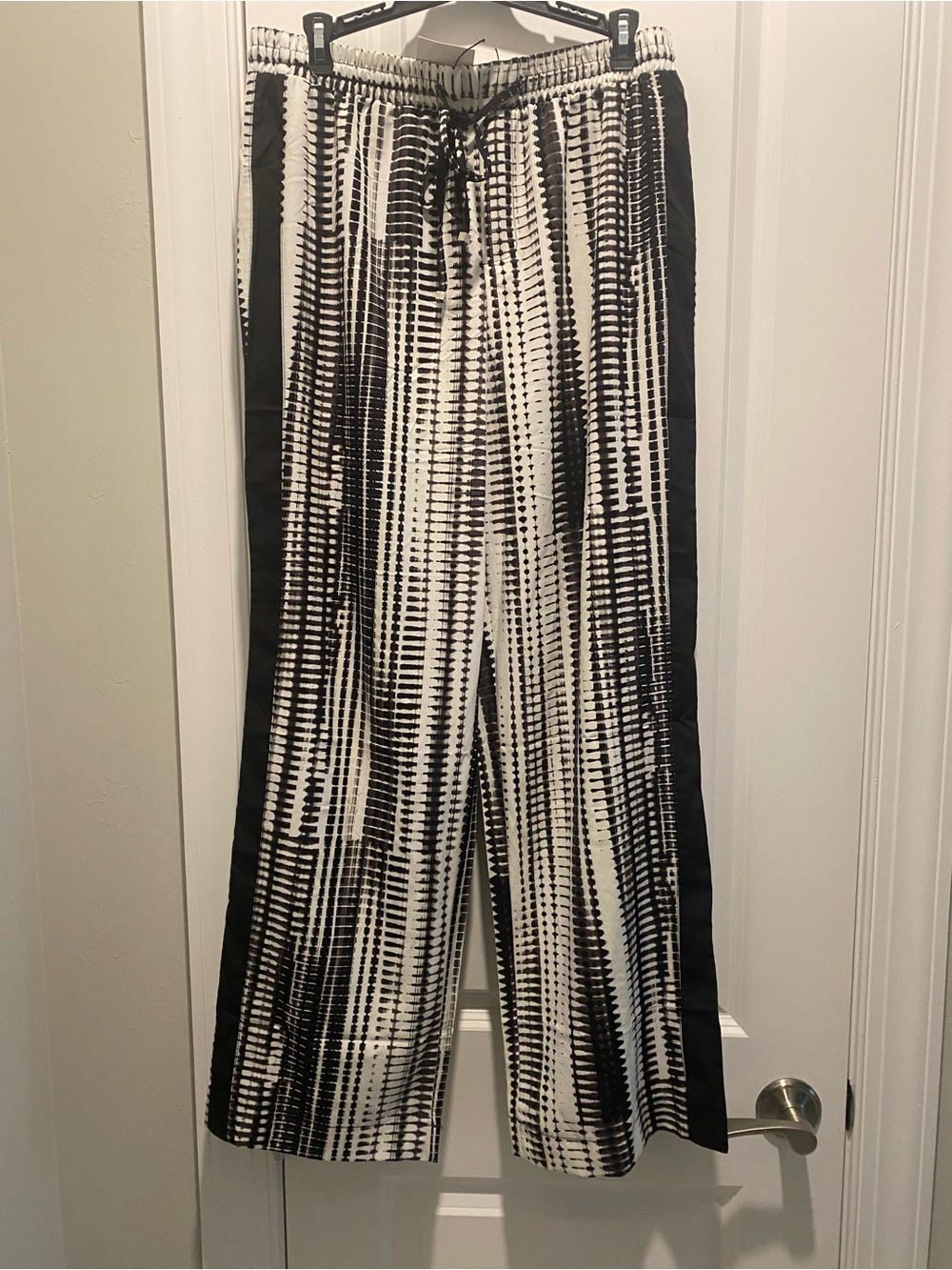 NWT Adrienne Vittadini Black Pattern Pants Elastic Waist & Drawstring SZ M